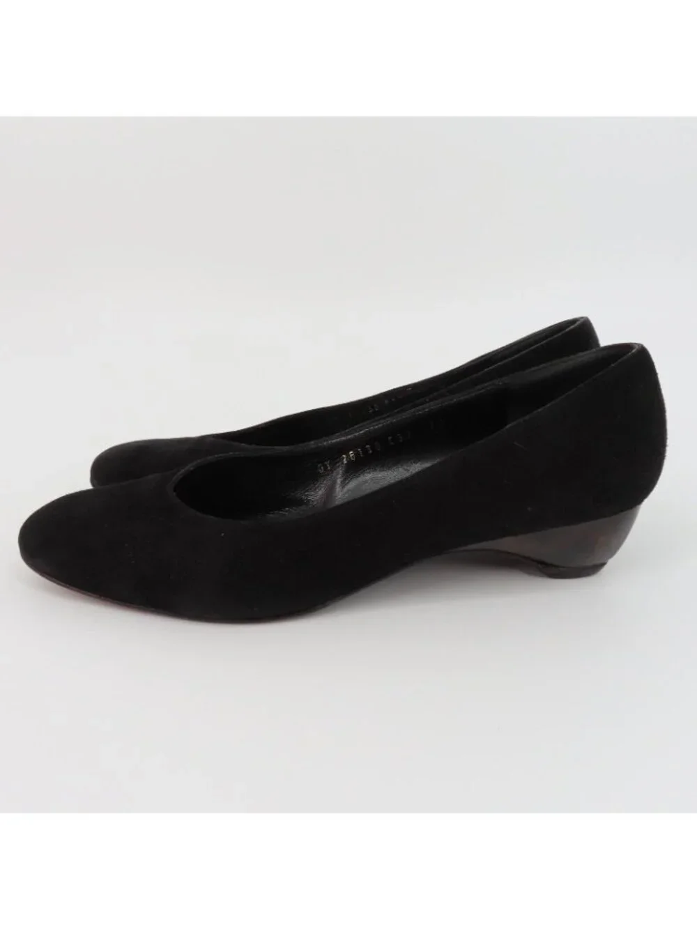 Salvatore Ferragamo 7.5 B Black Suede Tortoise Shell Design Heel Round Toe Italy